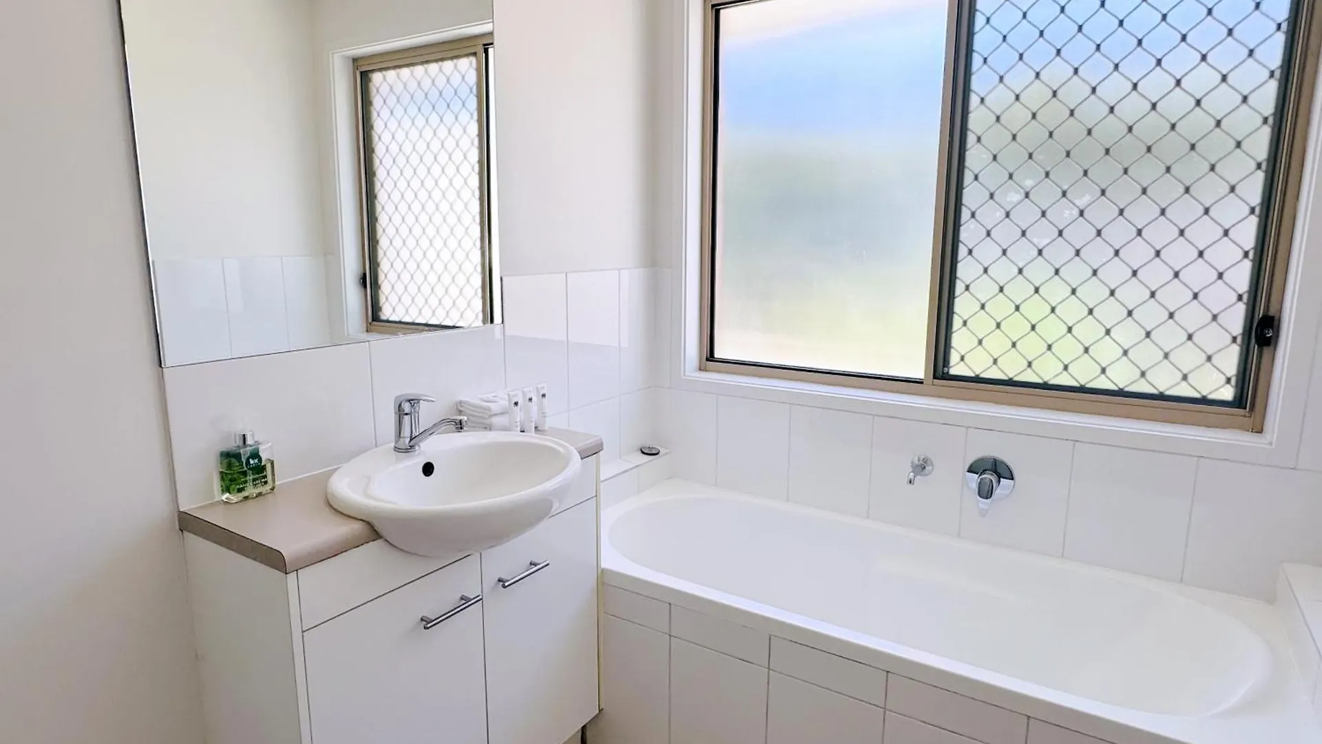 Serenity Park Escape At Pimpama 0*,  Australia